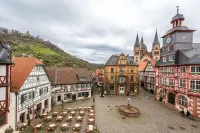 Vacation apartment with a direct view of the historic market in Heppenheim Hotels in Heppenheim