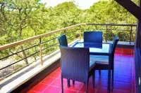 Cozy 2-bedroom apartment  adjacent to world renowned Ol Pejeta Conservancy