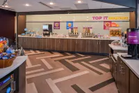 Tru by Hilton Little Rock West - breakfast