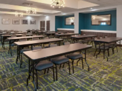 阿蘭瑟斯港歡朋套房酒店 阿蘭瑟斯港酒店