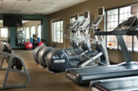 เอ็มบาสซีสวีทส์ ลับบ็อก