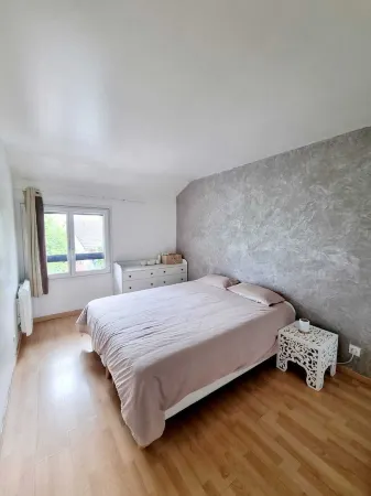 Charmante Maison 5 pcs Dans une Copropriété Calme et Proche des Transports Отели в г. Вилетанёз