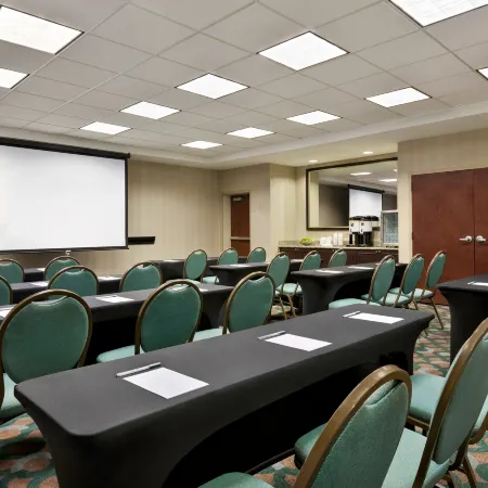Hampton Inn & Suites Atlanta Airport West/Camp Creek Parkway