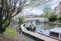 Maison sur L'eau à 4ominutes de Paris