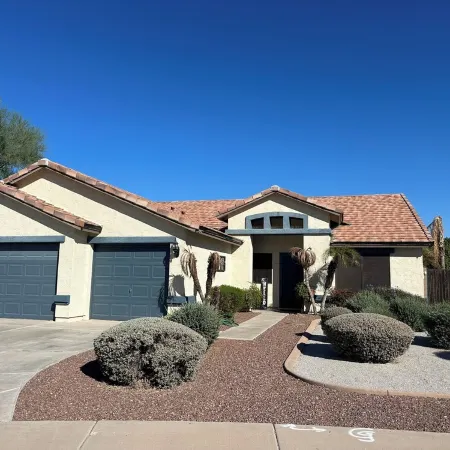 4-bedroom house in welcoming Goodyear,AZ with WiFi, AC. Enjoy your stay