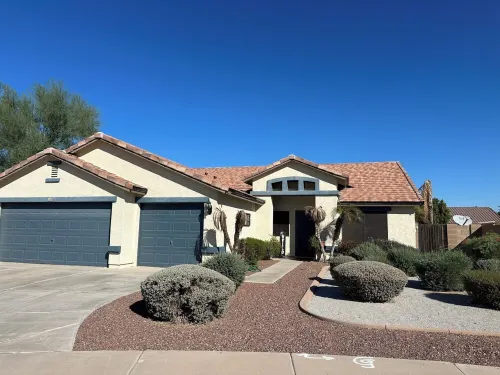 4-bedroom house in welcoming Goodyear,AZ with WiFi, AC. Enjoy your stay