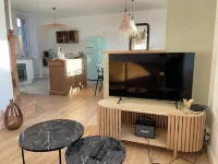 Maison des Années 30 Avec spa Hotels in Brignogan-Plage