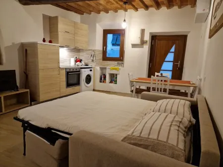 Full historic center just a 13-minute walk from the port of Portoferraio. Отели в г. Портоферрайо