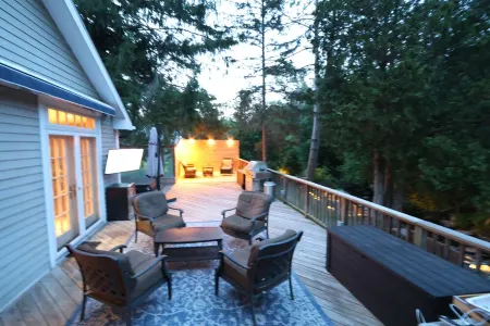 Charming Mountain Retreat Lg Mod/Kit on Stream/Fire-pit/Hot Tub