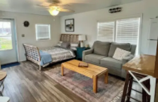 Lpc 4 Vintage Fishing Cabin, Lake View, Boat Parking, Near Boat Ramp, Slps 2