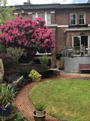 Chorlton Garden Rooms - Relax, Stay, Work or Play 촐튼-컴-하디 호텔