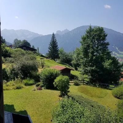 Cozy vacation apartment with large balcony. Mountain view included. Hotels in Pfronten