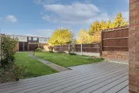 Spacious 3-Bedroom Home in Basildon, Essex London 노크 브리지 자연보호지역 주변 호텔