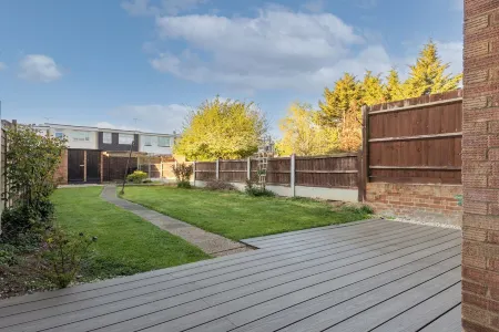 Spacious 3-Bedroom Home in Basildon, Essex London