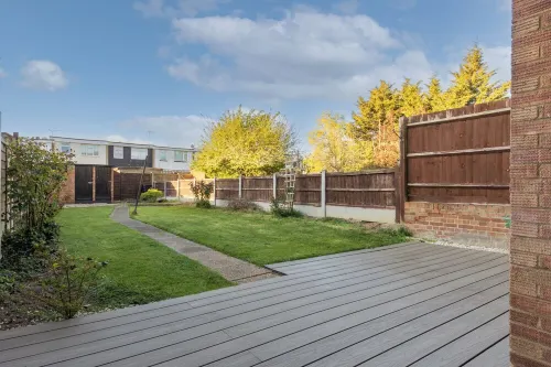 Spacious 3-Bedroom Home in Basildon, Essex London Hotels in Basildon