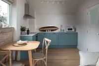 Camellia House Crest apartment. A cosy apartment in the village of Abersoch Hotels in Abersoch