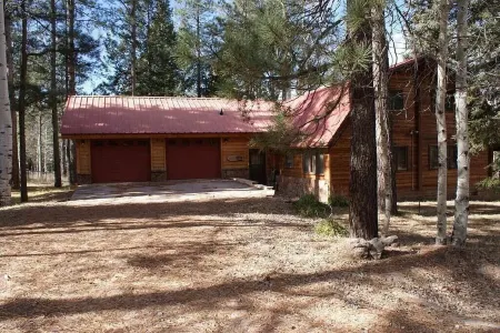 Charming 3 bedroom cabin in the White Mountains, Tal Wi Wi/Alpine with WIFI
