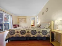 Lakefront Stunning Cape Cod Views w Private Lake Beach - Backyard is the Lake !