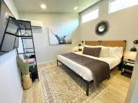 The Floy at High Bank – Charming Elk Riverfront Tiny Cabin in Scenic Noel, MO