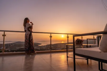 Idyllic Villa in Sivota With Stunning View & Private Swimming Pool and Jacuzzi