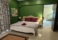 Tranquil villa with 4 bedrooms and WiFi, AC in Anjuna, North Goa