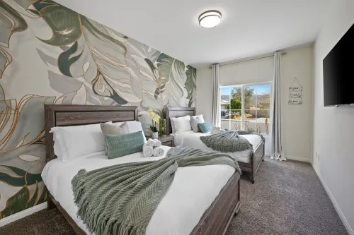 4BR Oasis W/Heated Pool, Spa, Game room, BBQ & Mountain View