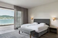 180 square meter villa directly on Lake Wörthersee