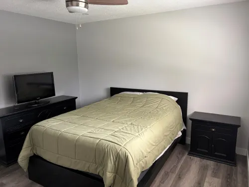 Shuswap SerenityShuswap Lake, Canoe B.C. Hotel a Salmon Arm