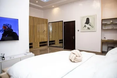 Discover Biens by Forji's luxurious 4-bedroom apartment in Chevron! Hotels in Lagos Mainland