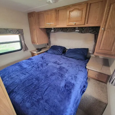 Kinkaid Kamper with AC in Oraville - 2 bedrooms for a cozy stay. house mattress