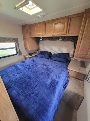 Kinkaid Kamper with AC in Oraville - 2 bedrooms for a cozy stay. house mattress