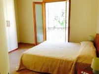 Bright family apartment with terrace 2 minutes from the sea