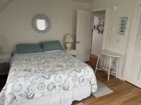 Cozy 2-bedroom condo in Watch Hill