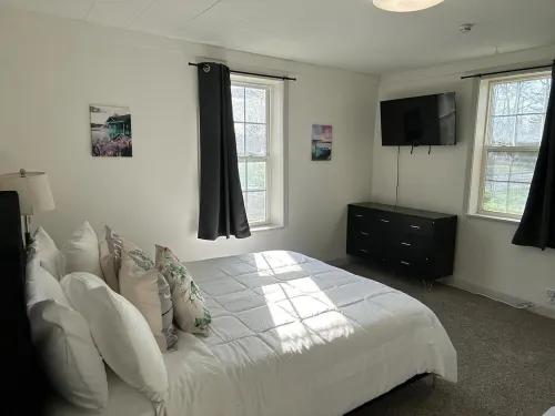 Newly Updated Specious & Cozy & Modern Retreat