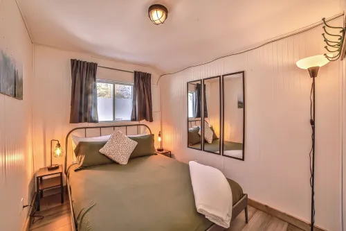 Le serein d’Avellin-Chalet au bord du lac, kayak, activités en famille Hotels in Papineau Regional County Municipality