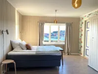 In the middle of Lofoten! Unique and spacious dockside apartment. Các khách sạn ở 