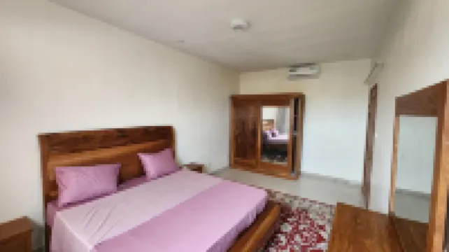 Cozy Modern 1 Bedroom Studio With Breathtaking View of Monument of Renaissance فنادق في 