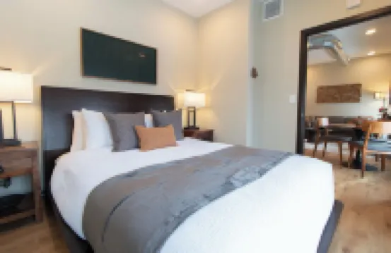 德盧斯新聞大樓