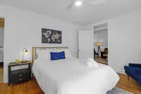 Charming 2-bedroom cottage in Historic Downtown Summerville