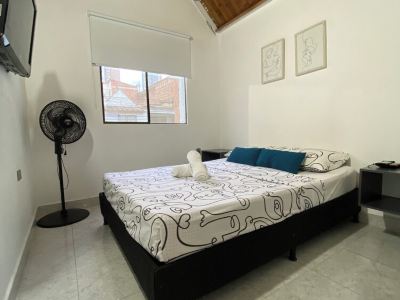 Centrally located apartment right in prados de sabaneta, in a modern and cozy house.