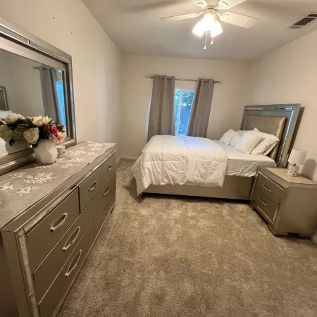 6 bd, 3 bath, Sleep 14+, AC, Very Clean, Luxury, spacious, WiFi, NO Pets