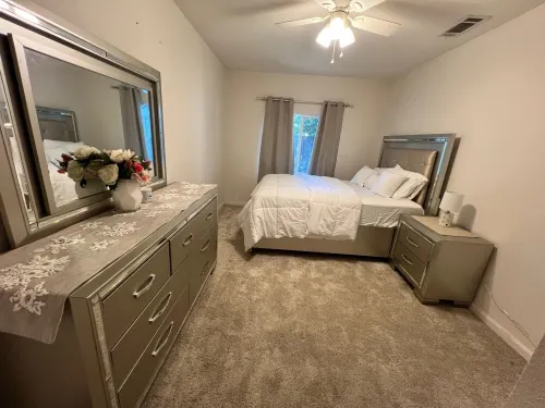 6 bd, 3 bath, Sleep 14+, AC, Very Clean, Luxury, spacious, WiFi, NO Pets