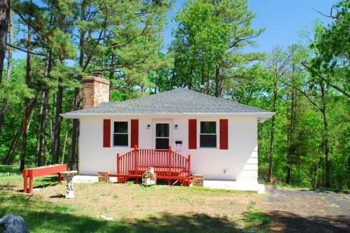 Cabin in the pine forest 2 br, 1 bath near Lonedell, MO
