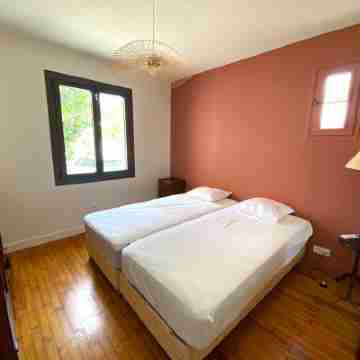 Villa Avec Piscine et Grand Jardin Proche Centre Ville Rooms