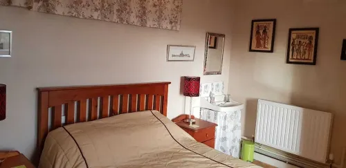 Cosy Cottage In grounds of Old Monastery - easy access  Loch Lomond and Glasgow Hotels in Dumbarton