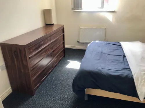 STAN'S PLACE - At the centre for tourist attractions; Cool, spacious and quiet. Hotel a Smethwick