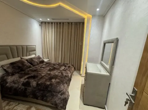 Family-sized Apartment overlooking Coast with easy access to Beach & Medina.