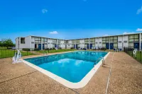 Motel 6 Henderson, TX
