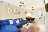 2BR Comfort Stay | Kitchen, Lounge & Sleeps 4