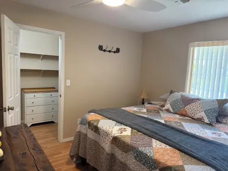 Quiet Country Casita on Horse Property in Desert Hills.